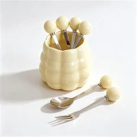 Pot En Céramique Avec Petites Fourchettes